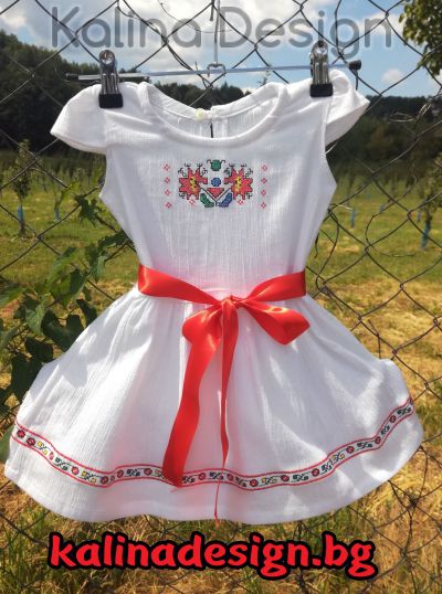 Детска кенарена рокля с бродерия българска Шевица модел 1