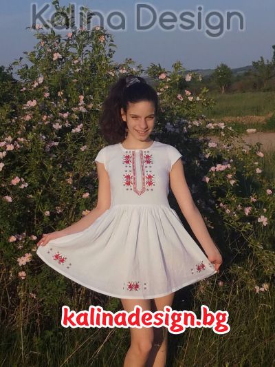 Детска кенарена рокля с бродерия българска Шевица модел 3